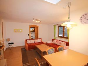 Posedenie v ubytovaní Apartment Krismer by Interhome