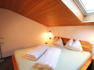 Posteľ alebo postele v izbe v ubytovaní Apartment Krismer by Interhome