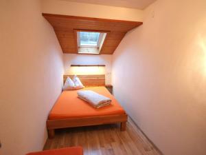 Posteľ alebo postele v izbe v ubytovaní Apartment Krismer by Interhome