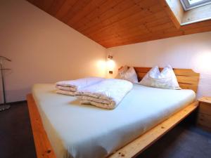 Posteľ alebo postele v izbe v ubytovaní Apartment Krismer by Interhome