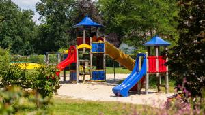 Herní místnost nebo prostor pro děti v ubytování Molecaten Park De Leemkule