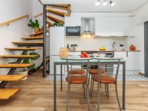 Kuchyňa alebo kuchynka v ubytovaní Holiday Home Gardenia by Interhome