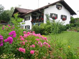 Gallery image of Ferienwohnung Allgäuflair in Rieden am Forggensee +20 photos