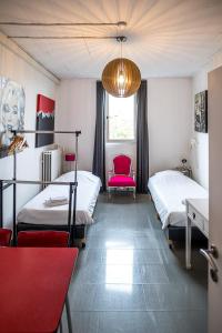 Llit o llits en una habitació de Hotel Urban Dreams