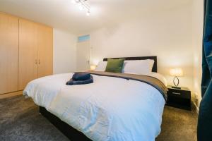 ウェスト・ドレイトン、ロンドンにあるFour Bedroom Apartment By Brookland Stays Serviced Accommodation Short Lets Harlington With Free WiFiのギャラリーの写真 +10枚の写真
