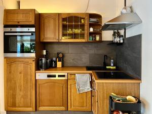 Afbeelding uit fotogalerij van Charmantes Haus am Hennesee in Meschede