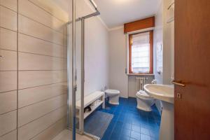 Koupelna v ubytování Casapiu Rooms + 20 fotografií