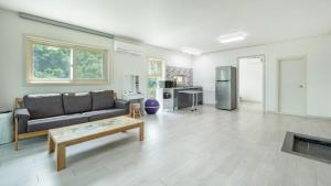 Køkken eller tekøkken på Gapyeong Nomadrium poolvilla Pension