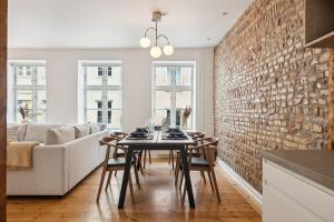 Χώρος καθιστικού στο Modern City Suite in the old centre