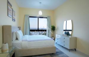 Gallery image of Kazan Homes - Huge Leisure Retreat - 2BR Duplex apartment - Outdoor Sitting & Full Ocean View - Fujairah in Rūl Ḑadnā