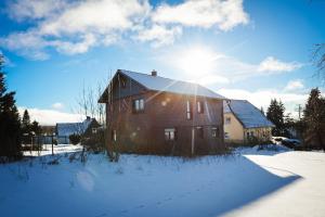 Das Hexenlandhaus Tom, Oberharz, mit Sauna semasa musim sejuk