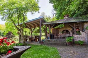 Zahrada ubytování House Mikin Dol