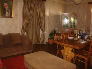 Posezení v ubytování Guest House Temuri + 37 fotografií