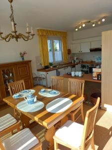 Η κουζίνα ή μικρή κουζίνα στο Ferienhaus Am Dombogen - BARRIEREFREI - 2 Schlafzimmer ab 3 Personen