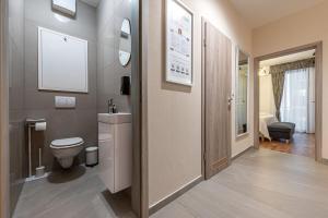 Kúpeľňa v ubytovaní Elegant, high end, central condo + 6 fotografií