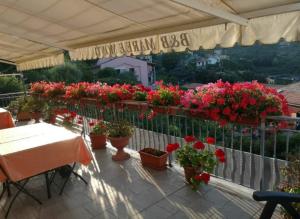 Balkón nebo terasa v ubytování B&B Mare e Monti