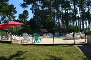 Πισίνα στο ή κοντά στο Chalet 4 étoiles - Piscine - eeecic