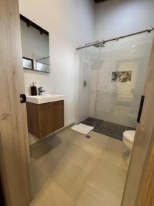 Koupelna v ubytování Vida Hostel