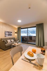 Φαγητό σε αυτό το διαμέρισμα ή κάπου εκεί κοντά