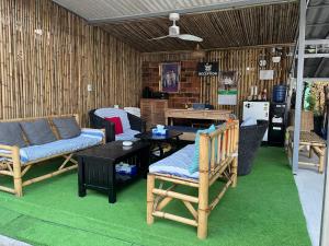 Posezení v ubytování Namthip Homebeach