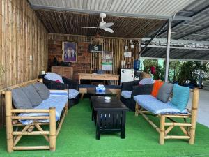 Posezení v ubytování Namthip Homebeach