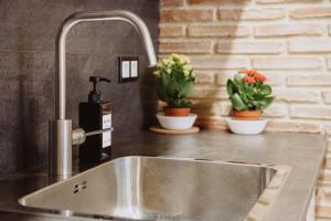 Imagen de la galería de New Loft Rusafa, en Valencia 21 fotos más