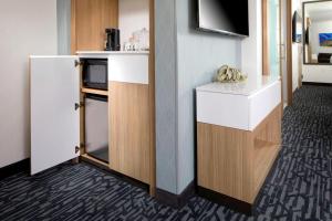 Kuchyň nebo kuchyňský kout v ubytování SpringHill Suites by Marriott Columbus Easton Area