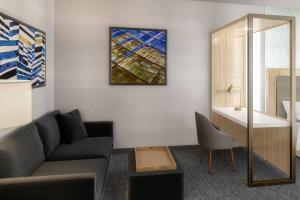 Posezení v ubytování SpringHill Suites by Marriott Columbus Easton Area