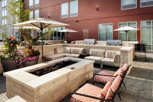 Posezení v ubytování SpringHill Suites by Marriott Columbus Easton Area