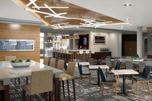 Restaurace v ubytování SpringHill Suites by Marriott Columbus Easton Area