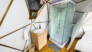 Koupelna v ubytování EKA Glamping + 37 fotografií
