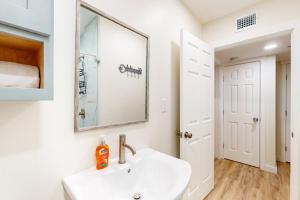 Koupelna v ubytování The Beach Suite #1 + 9 fotografií