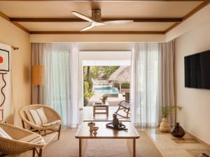 Televiisor ja/või meelelahutuskeskus majutusasutuses Zel Punta Cana- All inclusive
