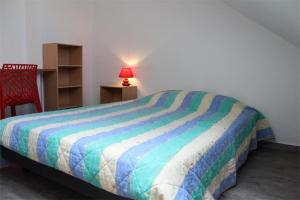 Ένα ή περισσότερα κρεβάτια σε δωμάτιο στο Appt Studio mezza LA ROCHELLE - LR030-A213