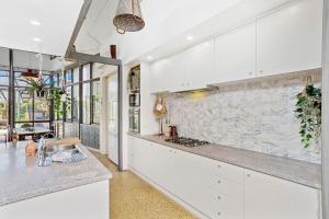 Φωτογραφία από το άλμπουμ του Heaven in eclectic South Freo σε South Fremantle +31 φωτογραφίες