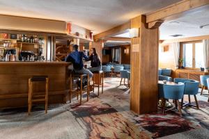 Lounge nebo bar v ubytování Hotel Intermonti