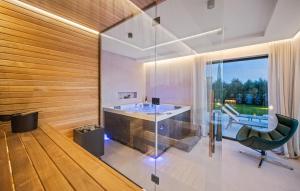 Posezení v ubytování Nice Home In Anzici With Sauna