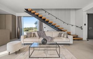 Posezení v ubytování Nice Home In Anzici With Sauna