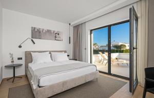 Postel nebo postele na pokoji v ubytování Nice Home In Anzici With Sauna