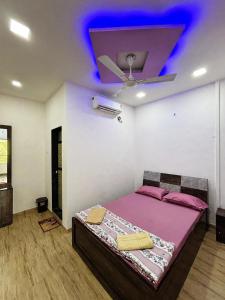 Letto o letti in una camera di Oxygen Resort, Akshi