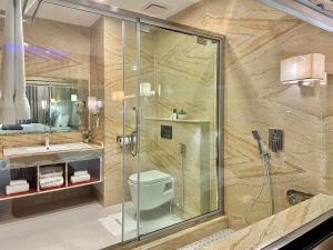 Koupelna v ubytování Boulevard Owerri Hotel + 25 fotografií