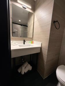 Koupelna v ubytování Bkway Hotel Brooklyn