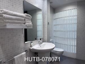 Vonios kambarys apgyvendinimo įstaigoje Palau de la música 11 dar 6 nuotraukos