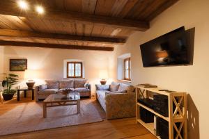 TV a/nebo společenská místnost v ubytování Ferienhaus Nöstlbach