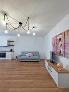 Μια τηλεόραση ή/και κέντρο ψυχαγωγίας στο Maison Bon Ton +53 φωτογραφίες