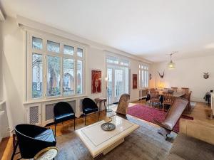Część wypoczynkowa w obiekcie Magnifique Riad avec patio extérieur