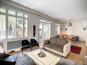 Część wypoczynkowa w obiekcie Magnifique Riad avec patio extérieur