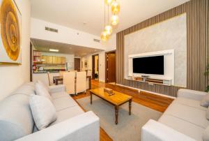 Kuchyň nebo kuchyňský kout v ubytování Live spacious 3BR apartment all En Suite & Balcony