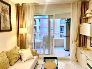 Kuchyň nebo kuchyňský kout v ubytování Beautiful Apartment near Playa de los Locos