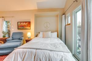 Φωτογραφία από το άλμπουμ του 2 Mi to Golden 1 Center Quiet Studio with Patio σε Δυτικό Σακραμέντο